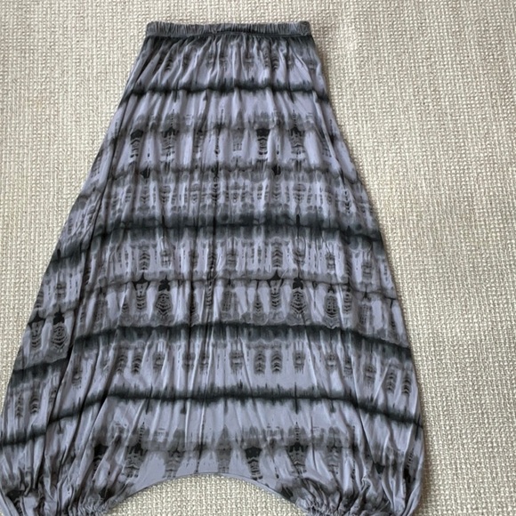 2 Piece Bryan Walker tie dye outfit. Hi/Lo Shirt with Harem pants. Sz. S - Picture 6 of 7